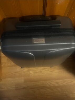 New Protocol Luggage 22”